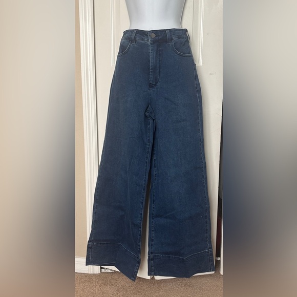 Universal Standard Blue Flare Jeans 4XS(00-0) CARRIE HIGH RISE WIDE
LEG JEANS - Picture 1 of 8